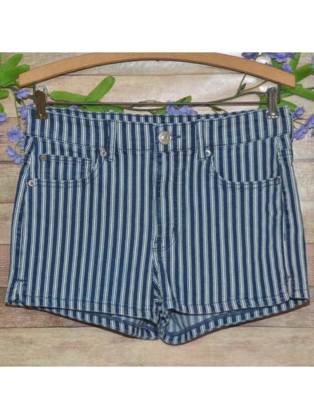 American Eagle Denim Shorts Blue White Striped Size 8 Next Level Stretch 2"